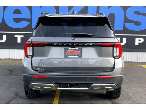 New 2026 Ford Explorer Active AWD/4WD image 4