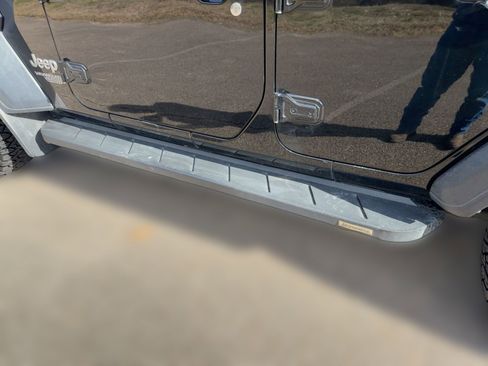 Used 2018 Jeep Wrangler Unlimited Sport image 21