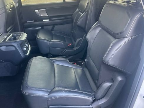 Used 2025 Ford Expedition Max Platinum AWD/4WD image 6