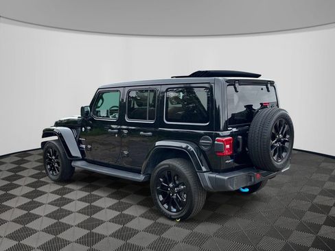 Used 2023 Jeep Wrangler Unlimited Sahara w/ Cold Weather Group AWD/4WD image 5