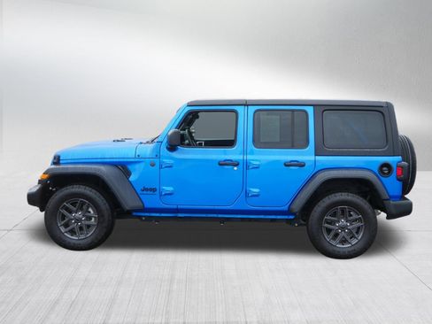 Used 2024 Jeep Wrangler Sport S image 4