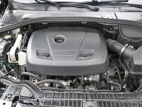 Used 2018 Volvo S60 T5 Inscription image 10