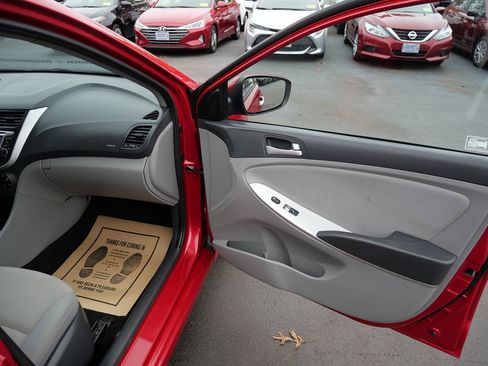 Used 2014 Hyundai Accent GS image 22