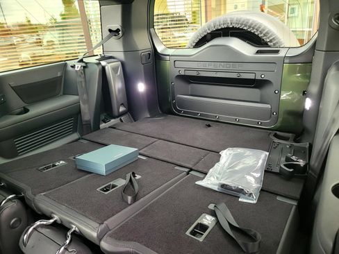 New 2026 Land Rover Defender 130 X-Dynamic SE AWD/4WD image 12