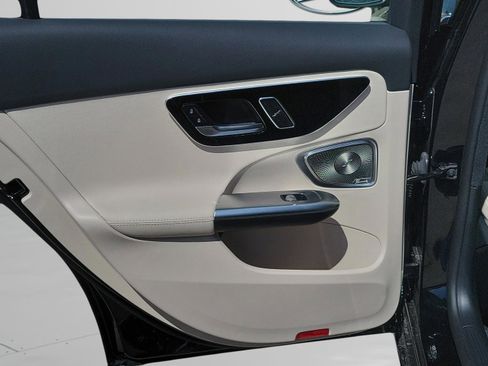 Used 2025 Mercedes-Benz C 300 Sedan image 27