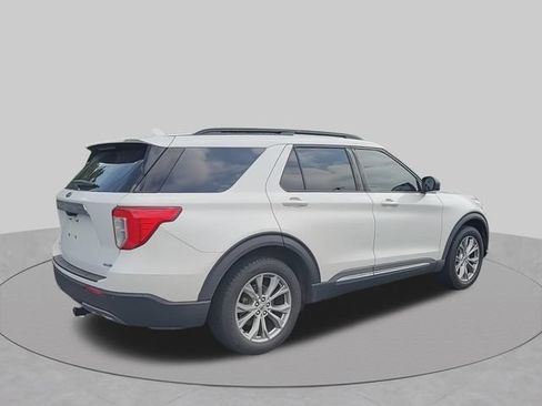 Used 2020 Ford Explorer XLT w/ Equipment Group 202A AWD/4WD image 10