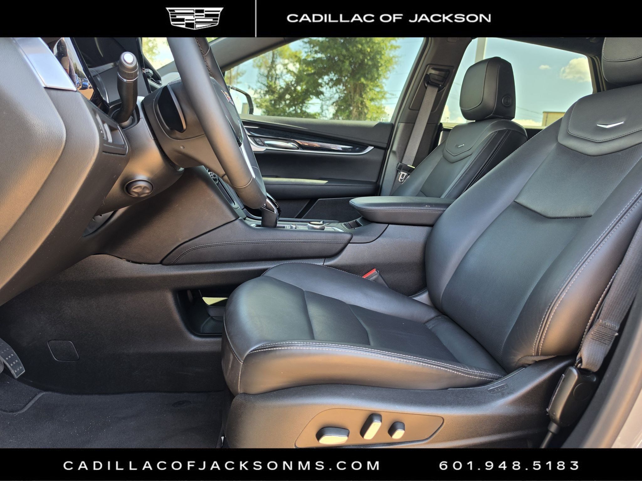 Certified 2025 Cadillac XT5 Premium Luxury FWD image 28