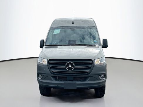 Used 2025 Mercedes-Benz Sprinter 2500 image 2