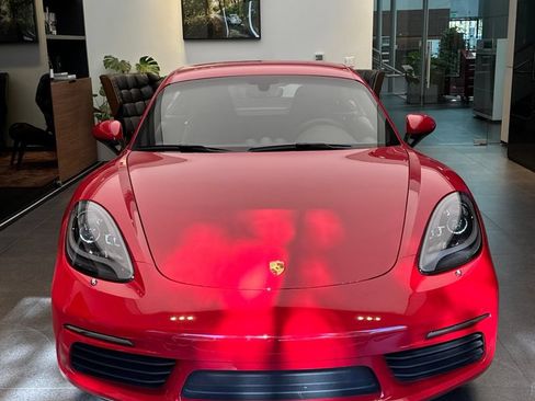 Certified 2025 Porsche 718 Cayman RWD image 1