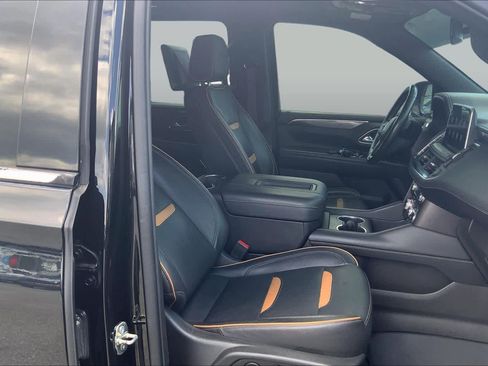 Used 2021 GMC Yukon XL AT4 w/ AT4 Premium Plus Package AWD/4WD image 9
