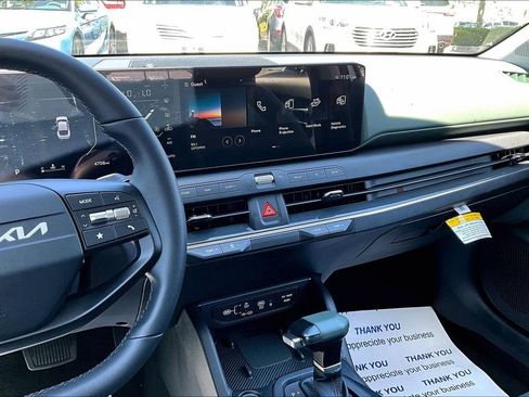 Certified 2025 Kia K4 EX image 8