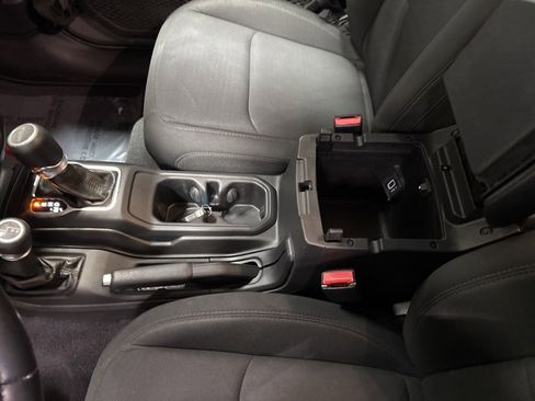 Used 2022 Jeep Gladiator Sport image 23