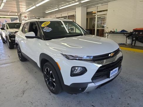 Used 2023 Chevrolet TrailBlazer LT FWD image 7