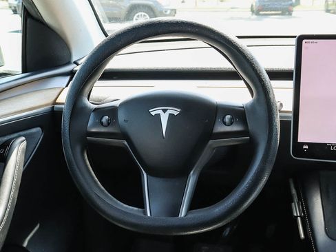 Used 2023 Tesla Model Y 2WD image 21