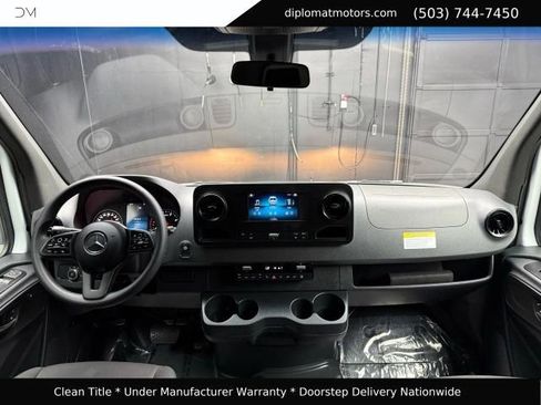 Used 2024 Mercedes-Benz Sprinter 2500 image 24