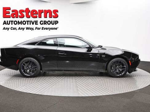 Used 2024 Dodge Charger Daytona R/T w/ Plus Group AWD/4WD image 4