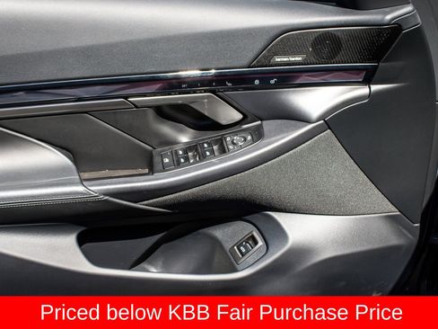 Used 2024 BMW 540i xDrive AWD/4WD image 21