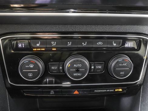 Certified 2022 Volkswagen Atlas SE w/ Panoramic Sunroof Package image 33