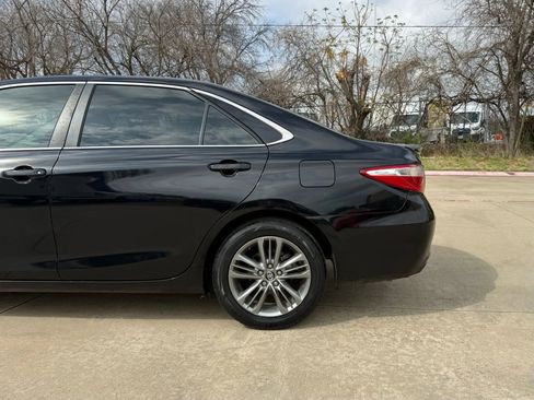 Used 2017 Toyota Camry SE image 14