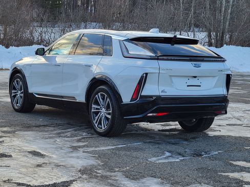 New 2025 Cadillac Lyriq Luxury image 7