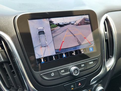 Used 2022 Chevrolet Equinox LT FWD image 9