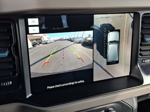 Used 2023 Ford Bronco Wildtrak image 18