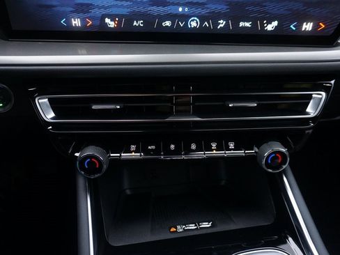 Used 2025 Chevrolet Traverse LT w/ LPO, Floor Liner Package image 16