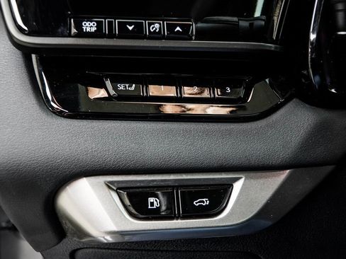 Used 2023 Lexus RX 500h F Sport image 39