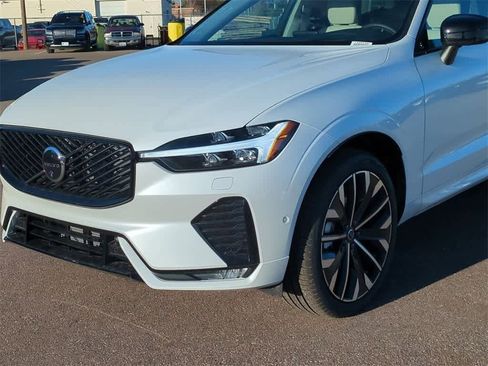 New 2026 Volvo XC60 B5 Ultra w/ Protection Package Premier image 3