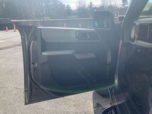 Used 2022 Ford Bronco Badlands w/ Sasquatch Package image 16