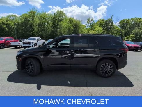 Used 2023 Chevrolet Traverse RS AWD/4WD image 2