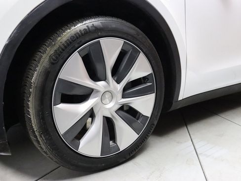 Used 2023 Tesla Model Y Long Range image 7