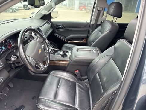 Used 2019 Chevrolet Suburban LT image 22