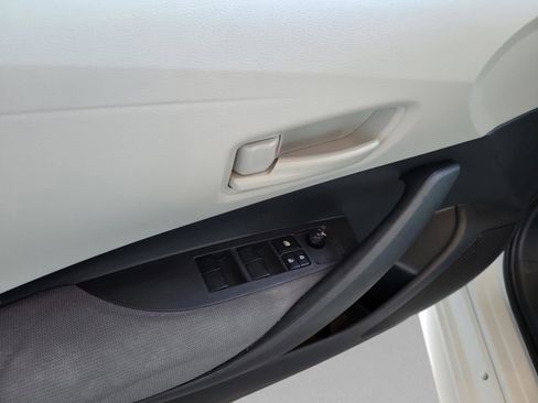 Used 2023 Toyota Corolla LE image 7