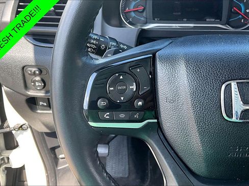 Used 2022 Honda Pilot Touring image 11