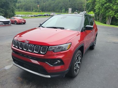 Used 2025 Jeep Compass Limited AWD/4WD image 6