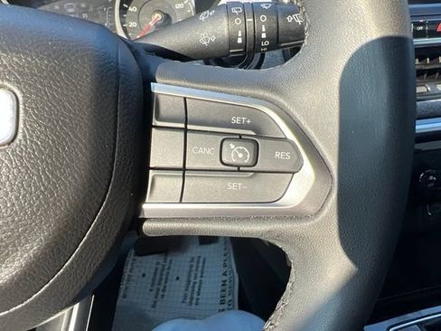 Used 2024 Jeep Compass Latitude AWD/4WD image 15