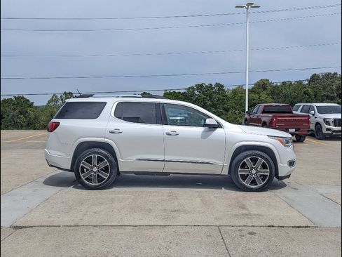 Used 2017 GMC Acadia Denali w/ Technology Package AWD/4WD image 7