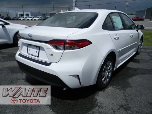 New 2026 Toyota Corolla LE FWD image 2