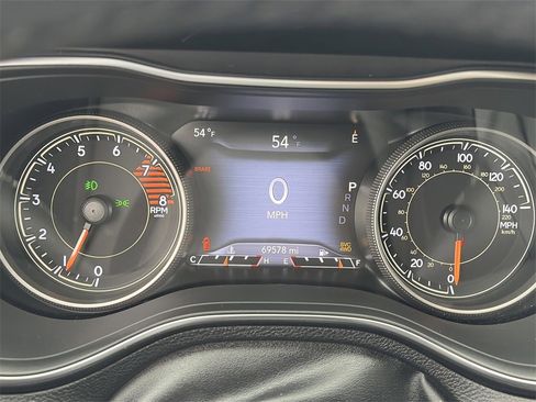 Used 2019 Jeep Cherokee Limited image 10