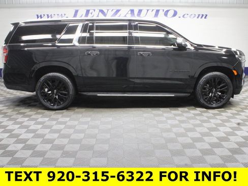 Used 2023 Chevrolet Suburban Premier image 2