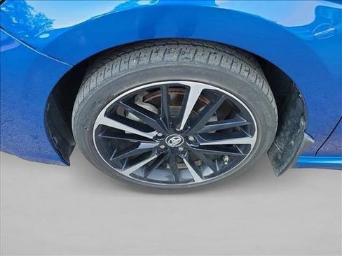 Used 2018 Toyota Camry XSE image 9