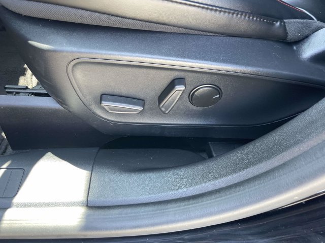 Used 2025 Ford Escape ST-Line Select AWD/4WD image 19
