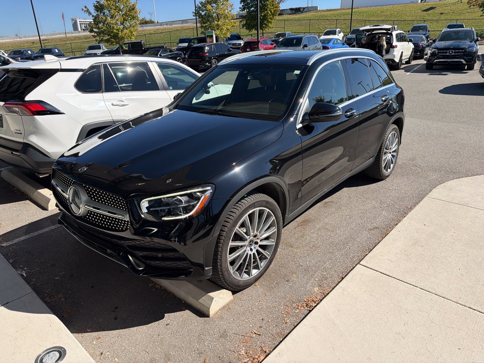 Used 2020 Mercedes-Benz GLC 300 4MATIC image 3