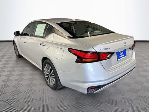 Used 2024 Nissan Altima 2.5 SV FWD image 5
