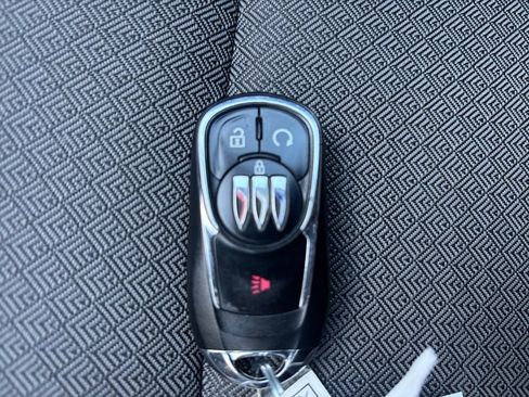 Used 2025 Buick Encore GX Preferred FWD image 19