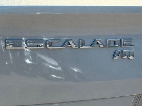 New 2025 Cadillac Escalade IQ Luxury 2 image 9