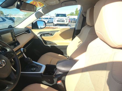 Used 2022 Toyota RAV4 XLE image 17