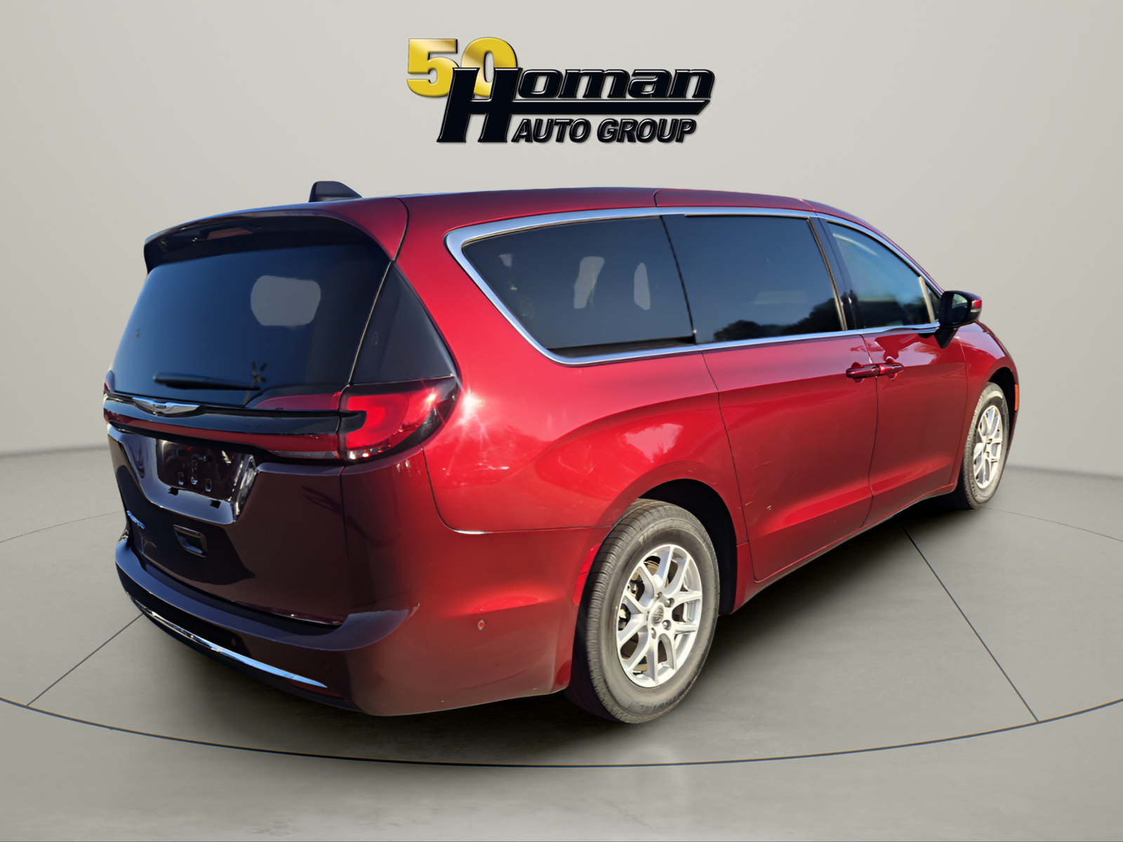 Used 2023 Chrysler Pacifica Touring-L FWD image 4