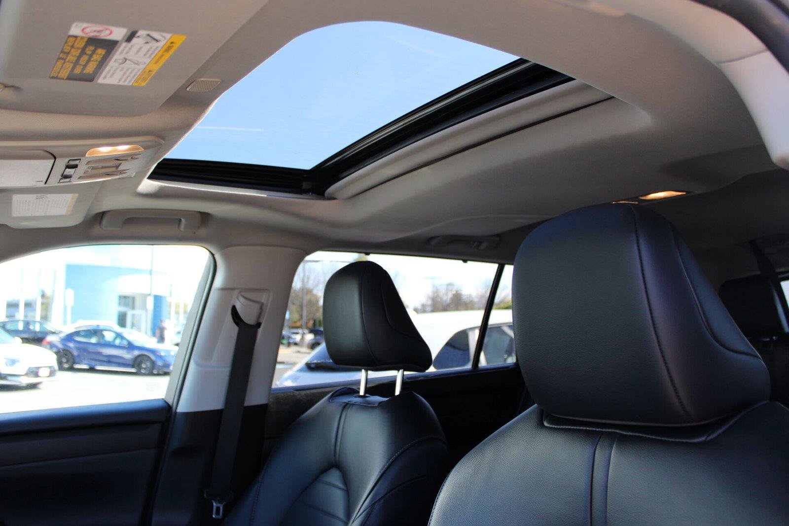 Used 2024 Toyota Highlander XLE AWD/4WD image 24